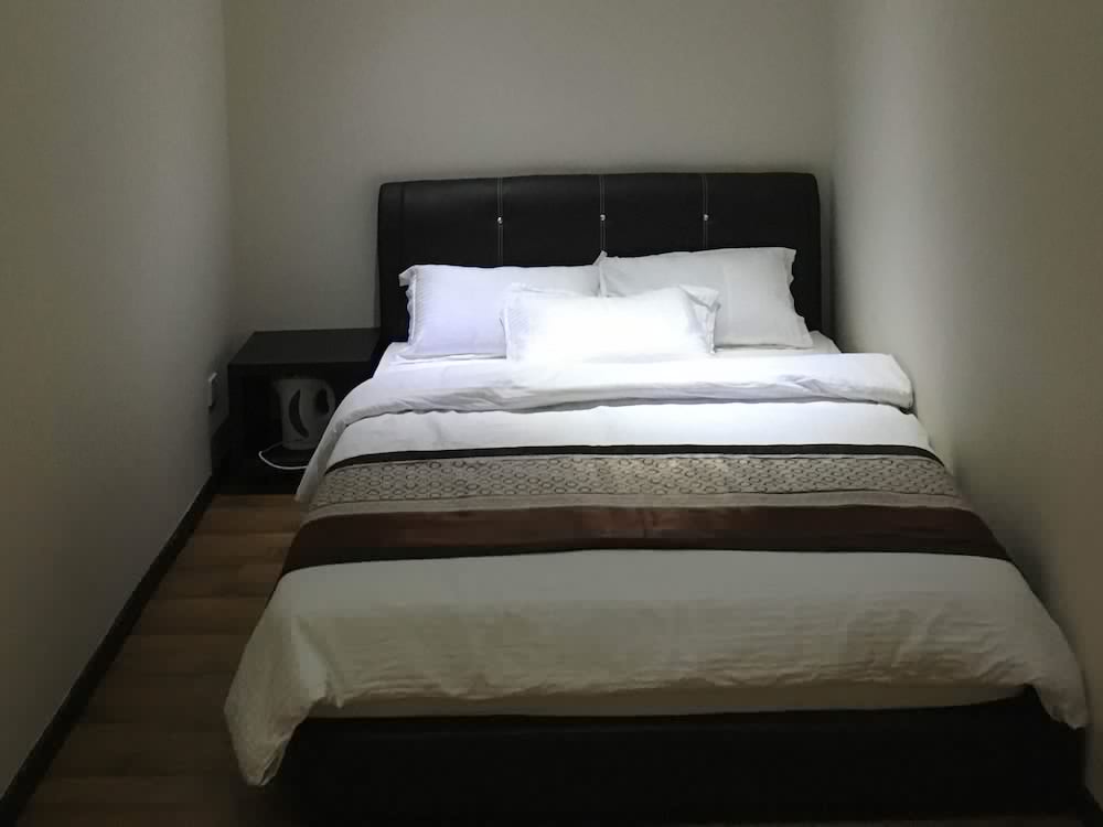 Qu Lin Resident 6/30