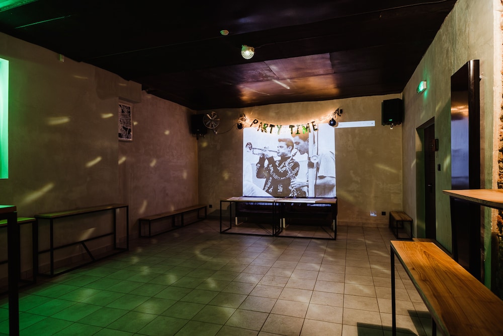Oki Doki Old Town Hostel 25/50