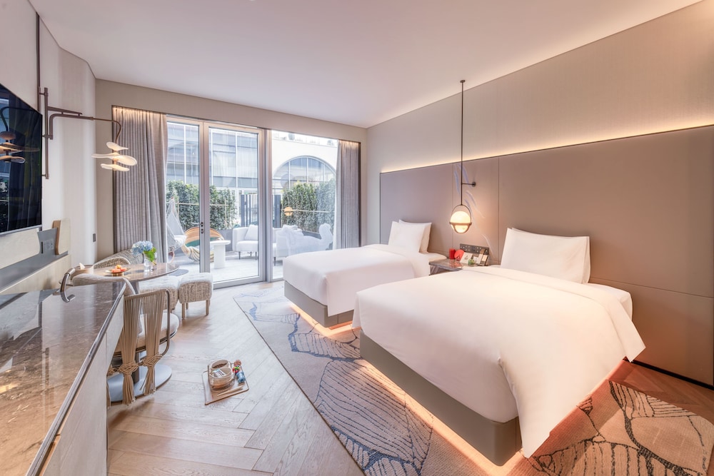Standard, Twin Beds, Pet Friendly, Courtyard Area