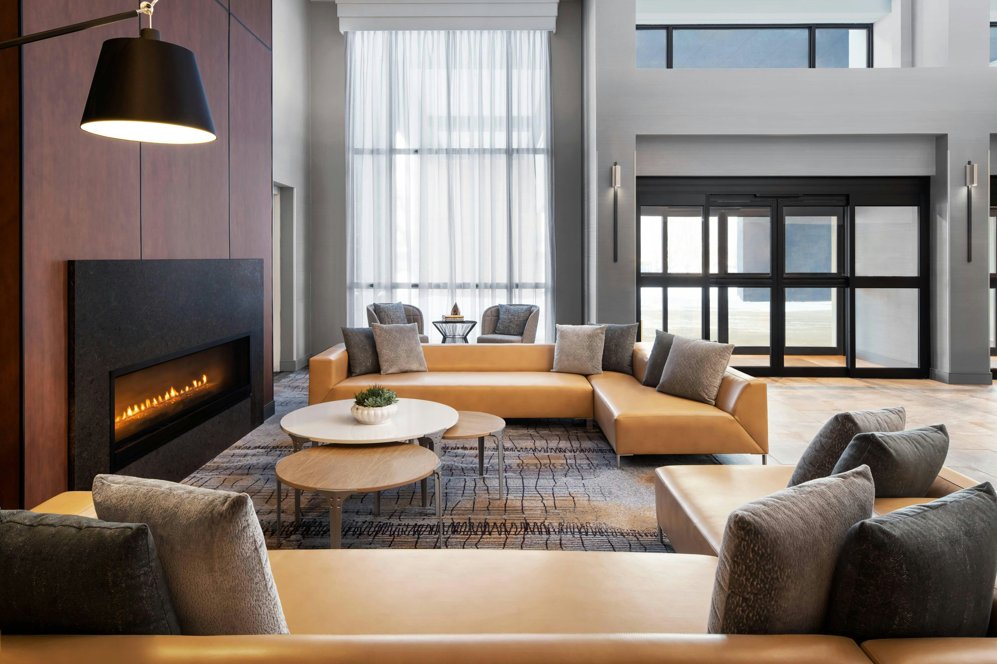 Delta Hotels By Marriott Green Bay 12/26