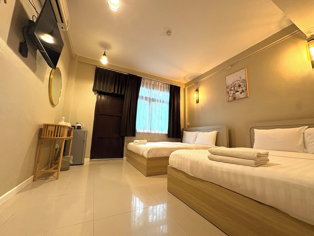Athua Lamphong 22/78