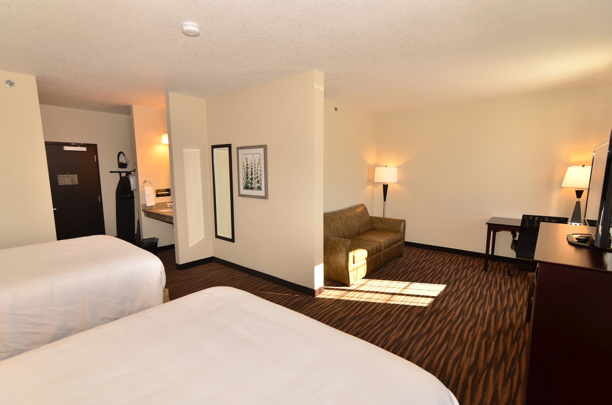 Family Suite, 2 Queen Beds, Sofa