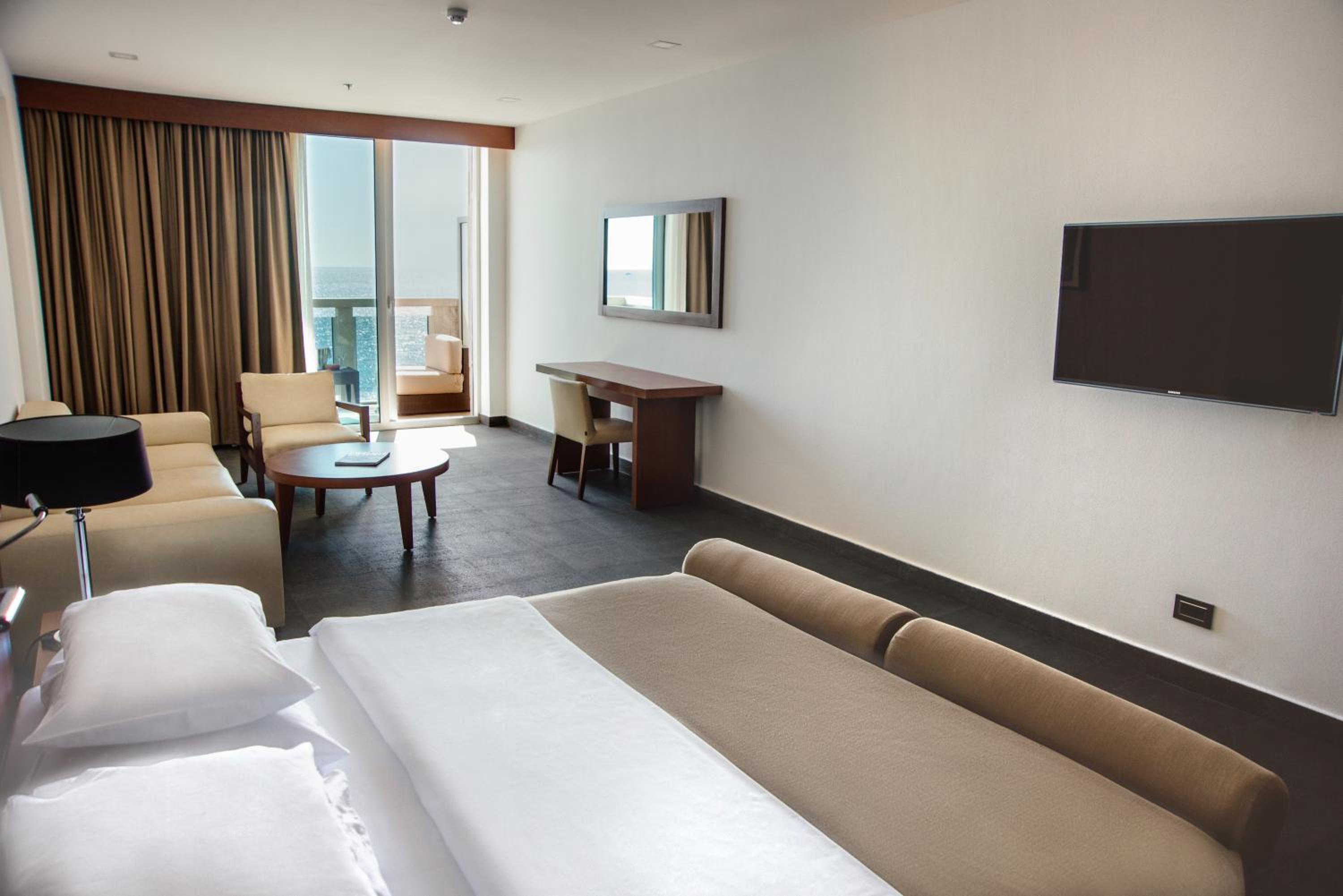 جناح تنفيذي بإطلالة على البحر، Avala Resort and Villas 4/10