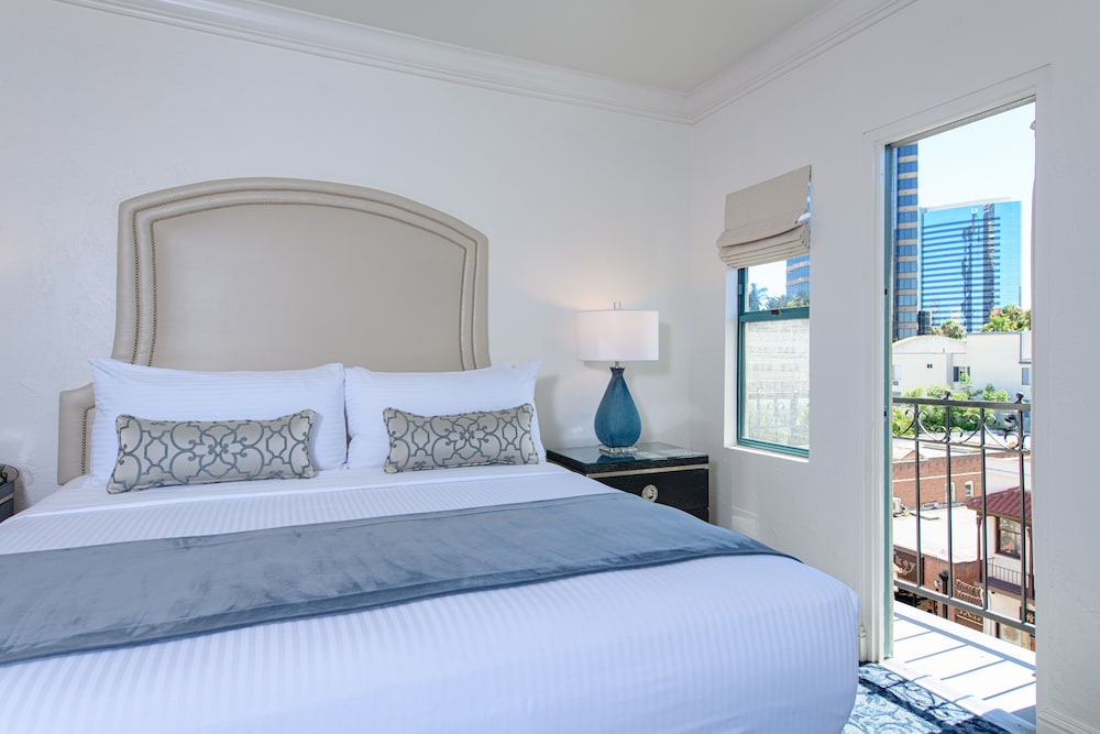 PREMIER, SUITE, BALCONY