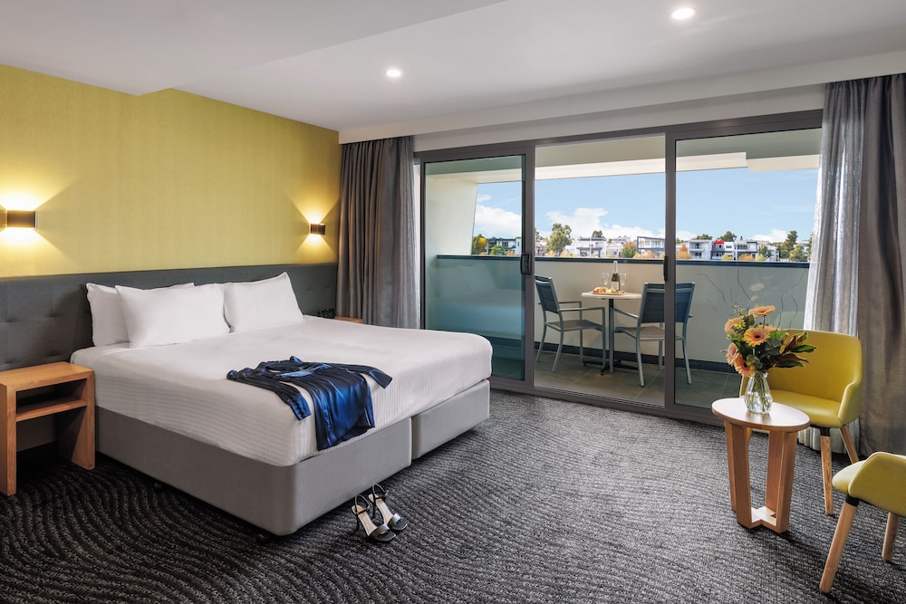 Mercure Melbourne Caroline Springs 12/48