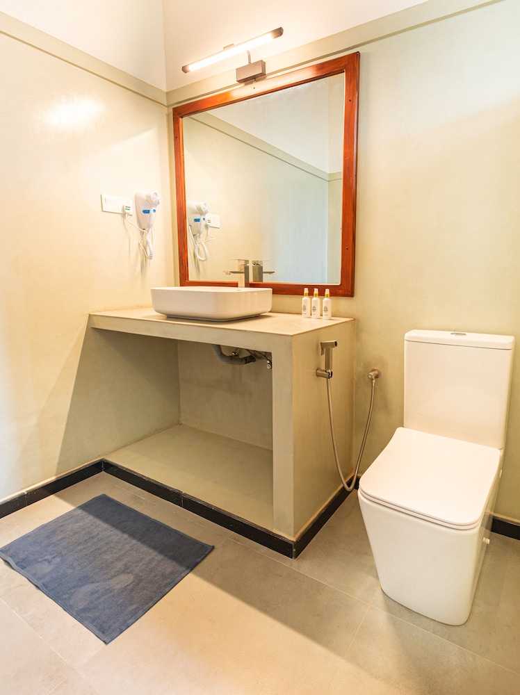 Serenity Boutique Unawatuna 50/50