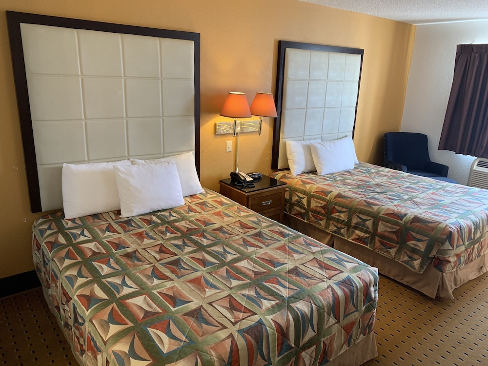 Brentwood Inn Suites 10/41