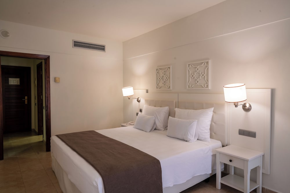 Room, Double Bed, Lagoon View, Vila Gale Isla Canela 6/10