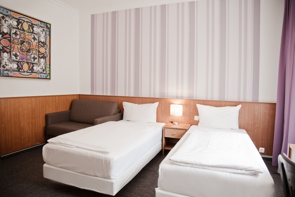Hotel Les Nations 31/77