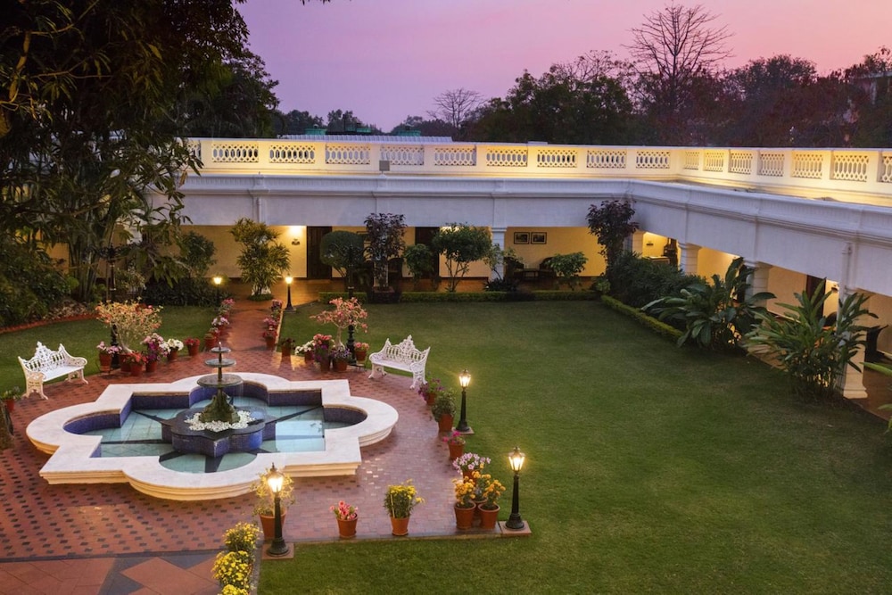 Jehan Numa Palace 55/56