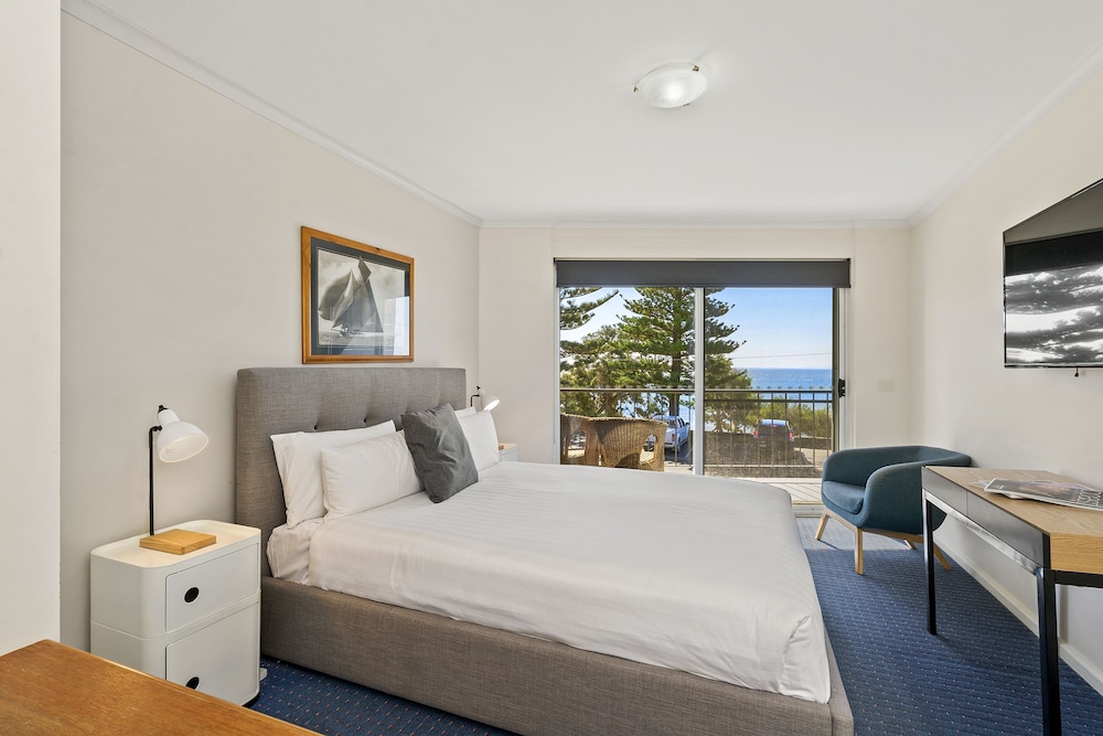 North Pier Hotel Formerly the Continental Hotel 9/54