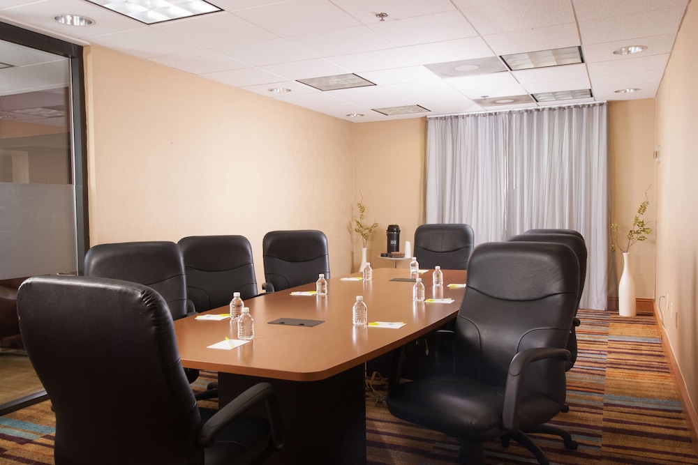 Fairfield Inn & Suites Atlanta Airport South/Sullivan Road 44/50