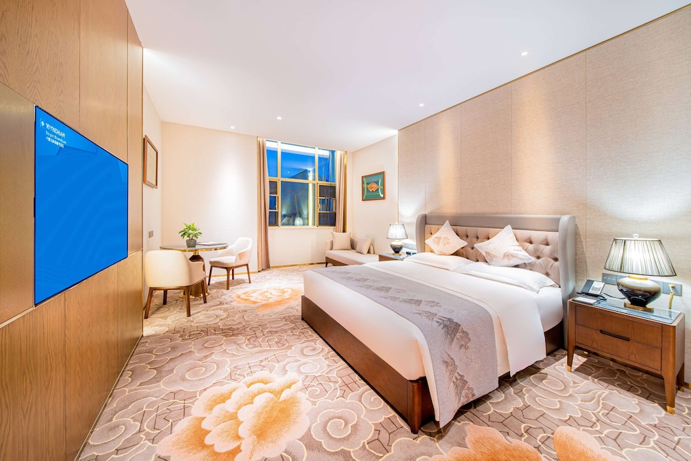 Wyndham Shiyan Downtown 9/27