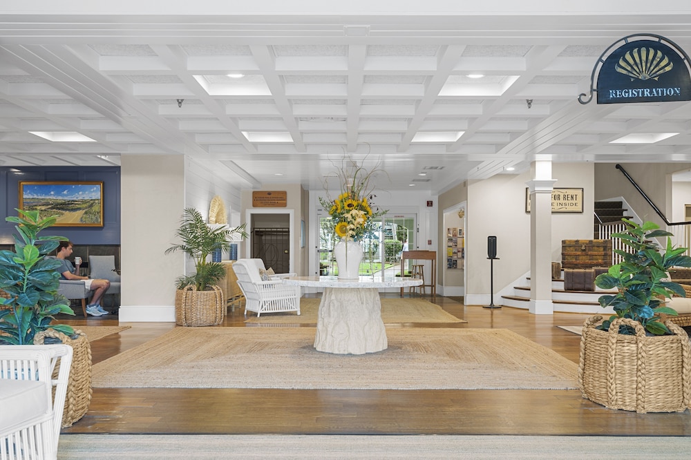 Nantucket Inn 14/55