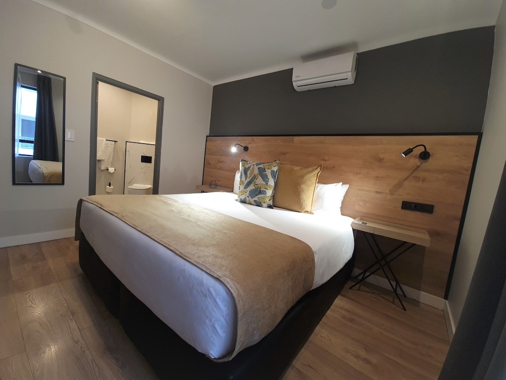 The Westford Hotel, Sandton(Formerly Pembury Plaza) 7/50