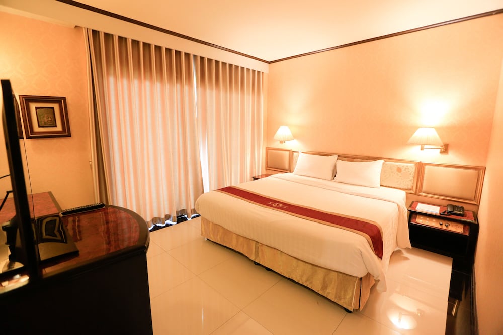 JUNIOR, DOUBLE OR TWIN BED