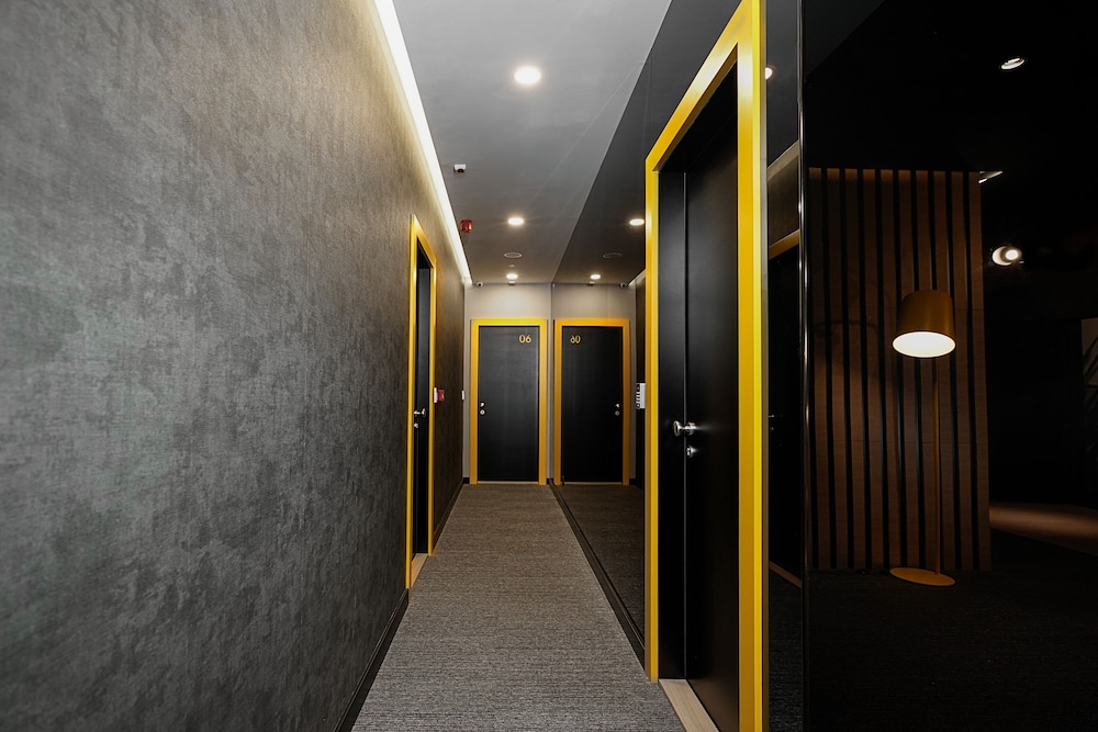 Maccani Luxury Suites 74/85