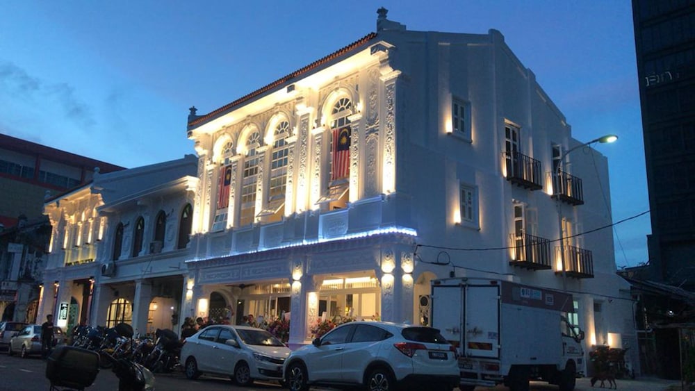 White Mansion Hotel 3/50