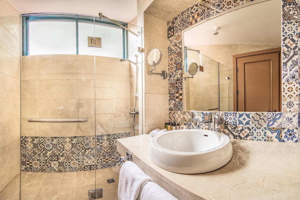Golden Tulip Borjomi 17/73