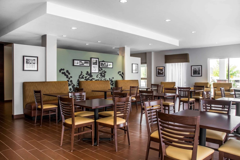 Sleep Inn & Suites Syracuse Airport 37/40