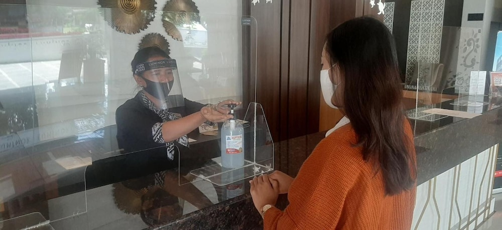 Luminor Hotel Banyuwangi Yos Sudarso 42/70