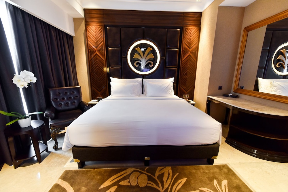 Myko Hotel And Convention Center Makassar 32/64