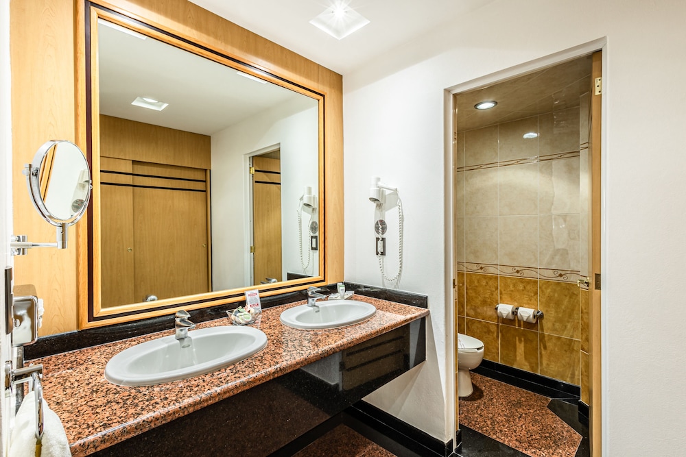 Hotel and Spa La Muralla Metepec 50/50