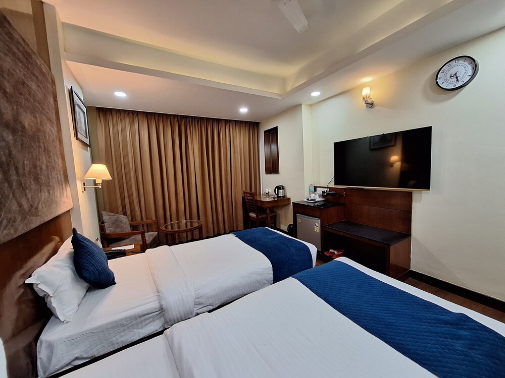 LN Hotels and Resorts 22/48