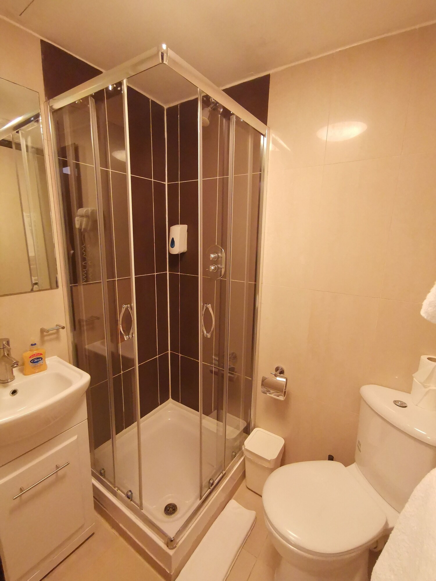 Standard, Double Bed, The Royale Chulan Hyde Park 9/10