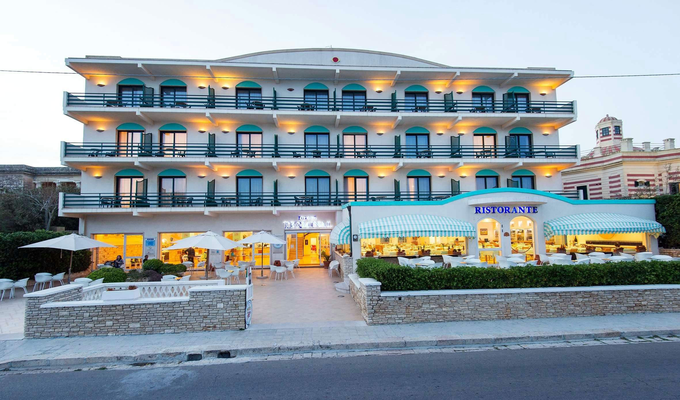 Terminal Hotel 2/70