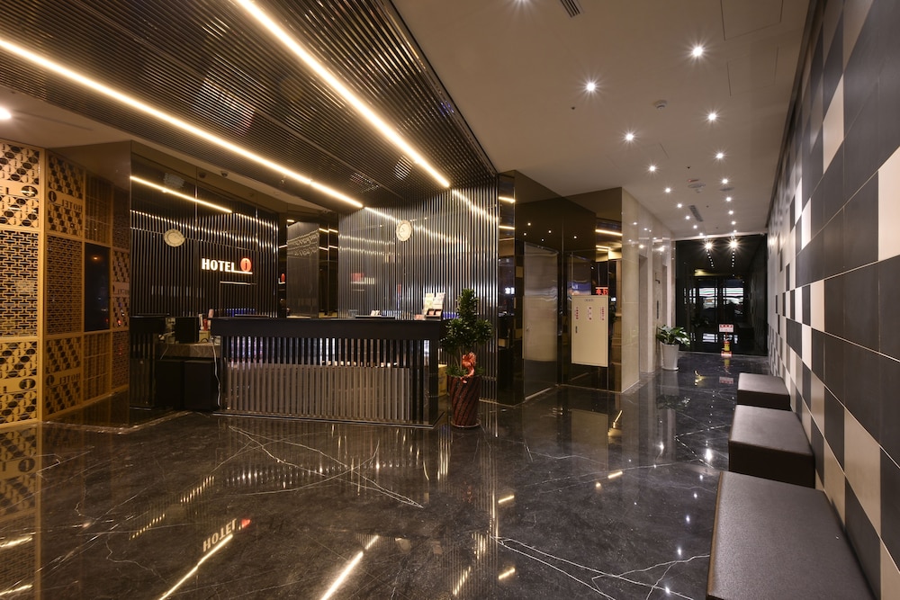 Hotel J 3/54