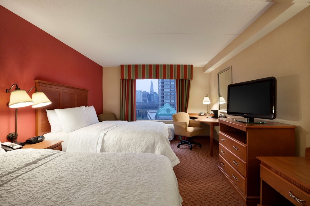 Hampton Inn and Suites Hartford/East Hartford 18/50