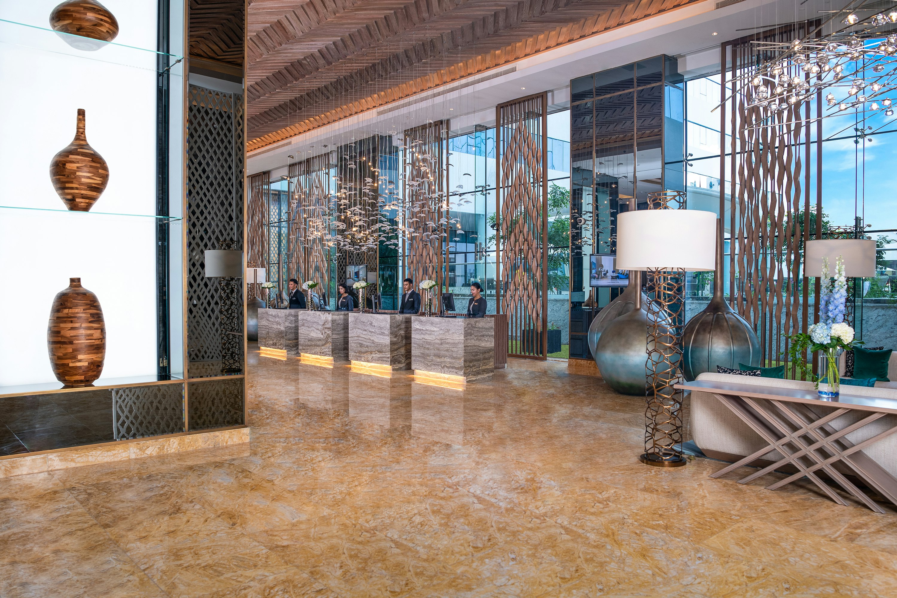 Al Jaddaf Rotana Suite Hotel 9/27