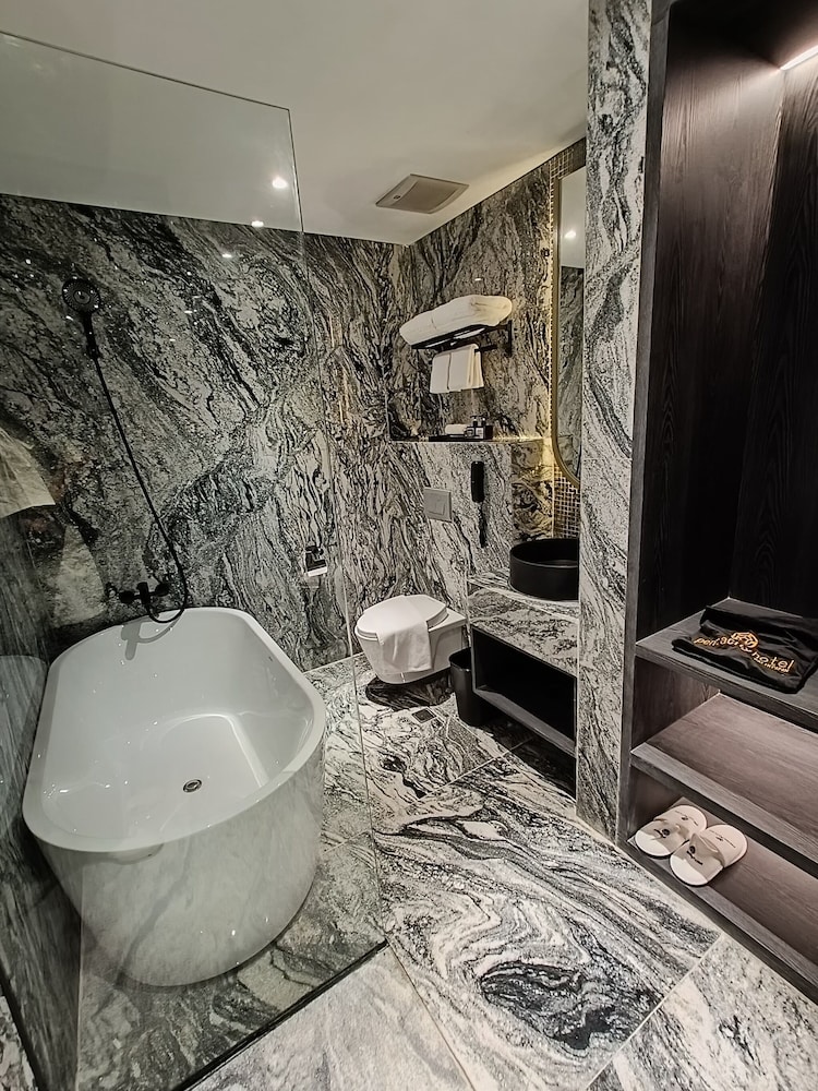 The All - Suite Pentacity Hotel Balikpapan 43/50