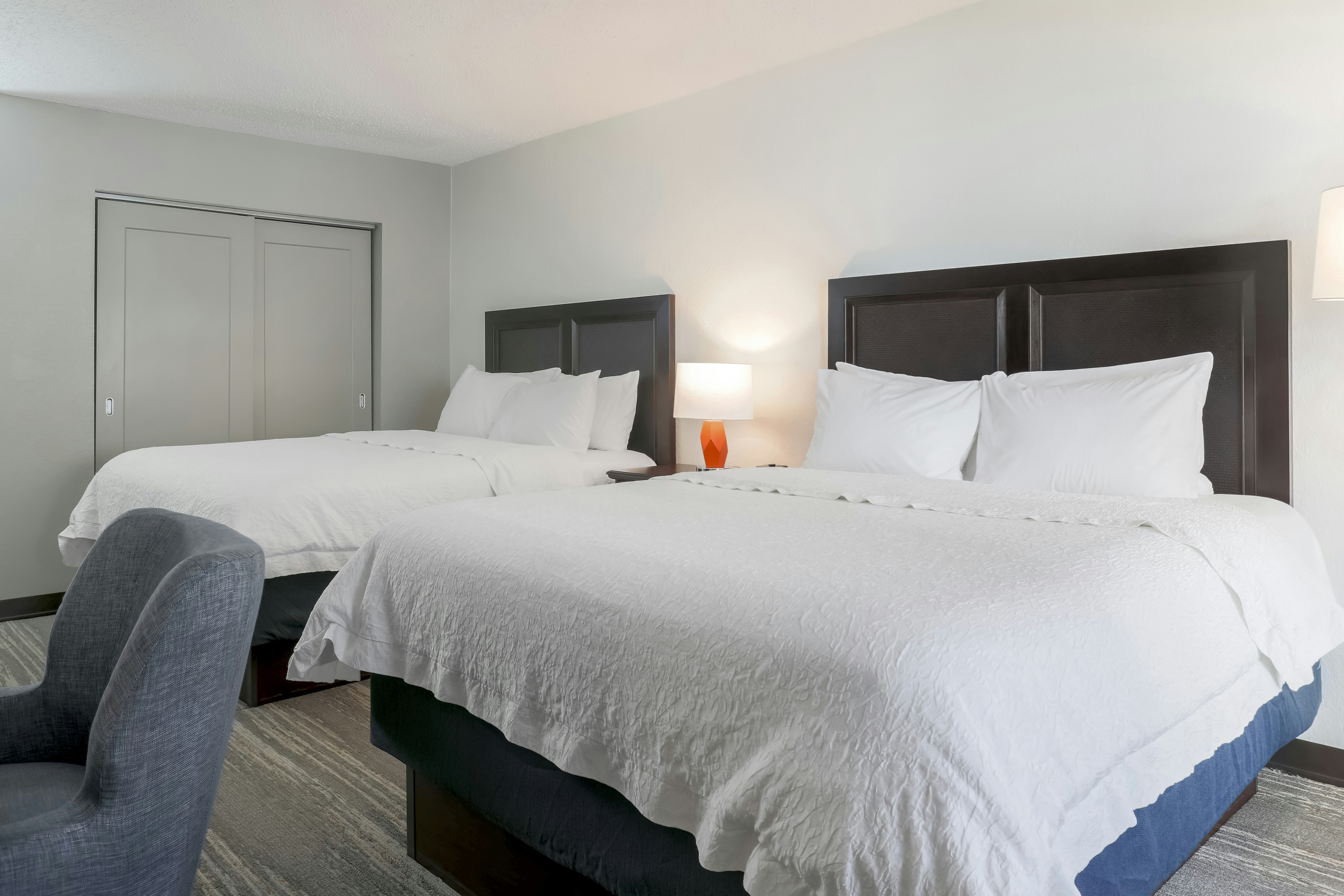 ROOM, 2 QUEEN BEDS, PARTIAL GULF VIEW