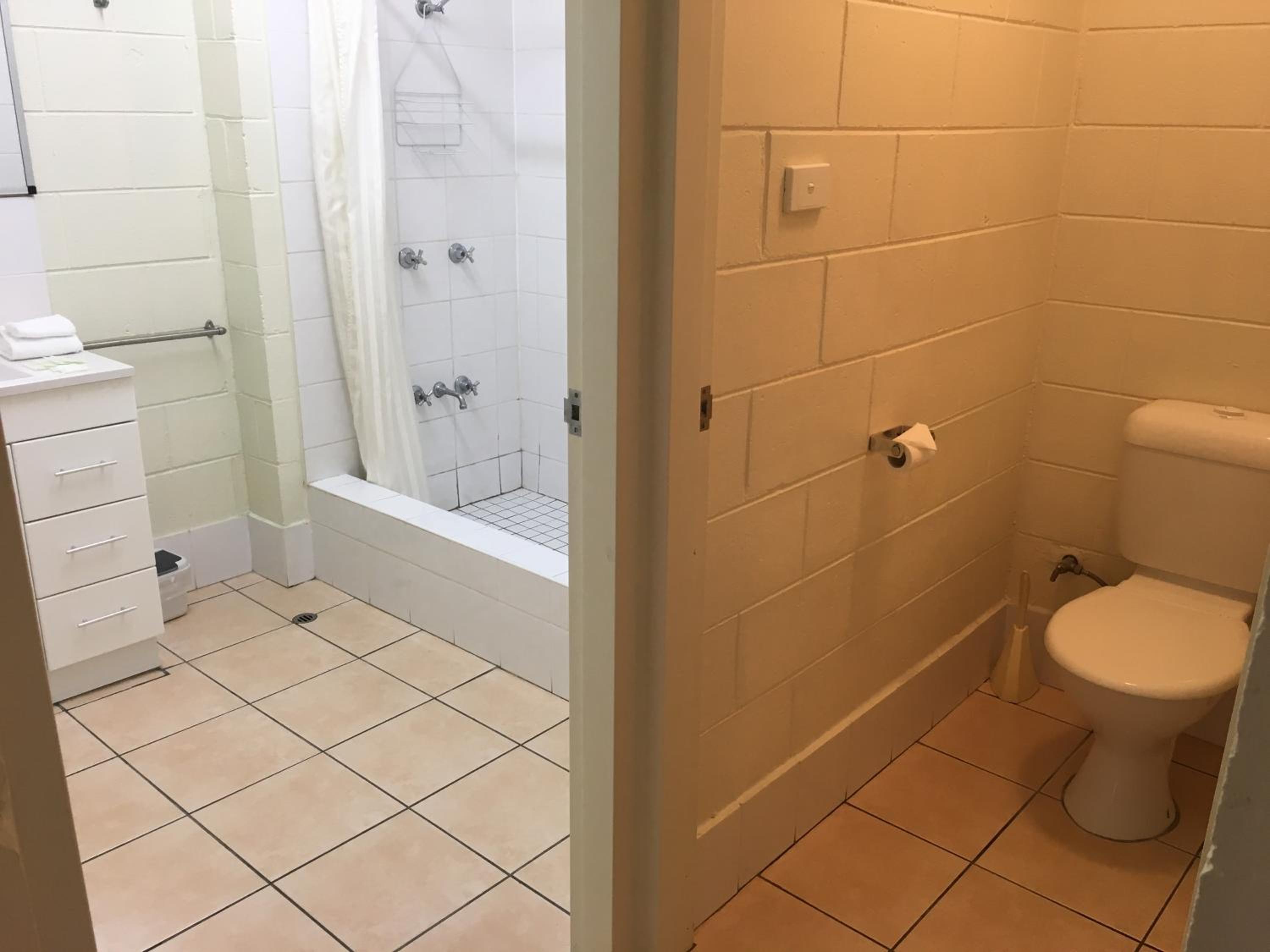 شقة بغرفة نوم واحدة، Oasis Inn Apartments 2/2