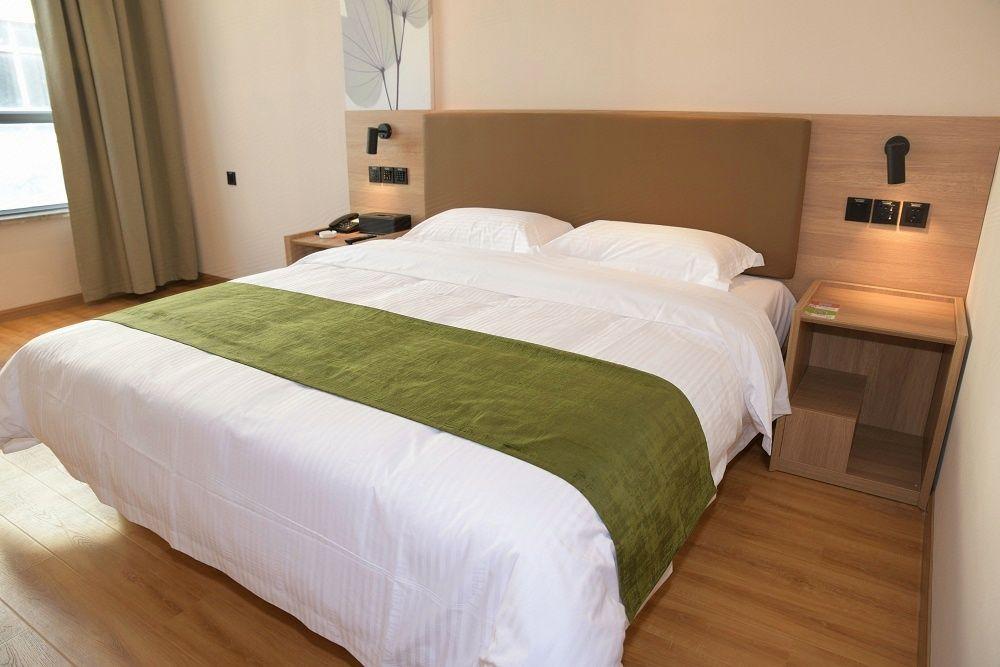 BUSINESS, QUEEN BED
