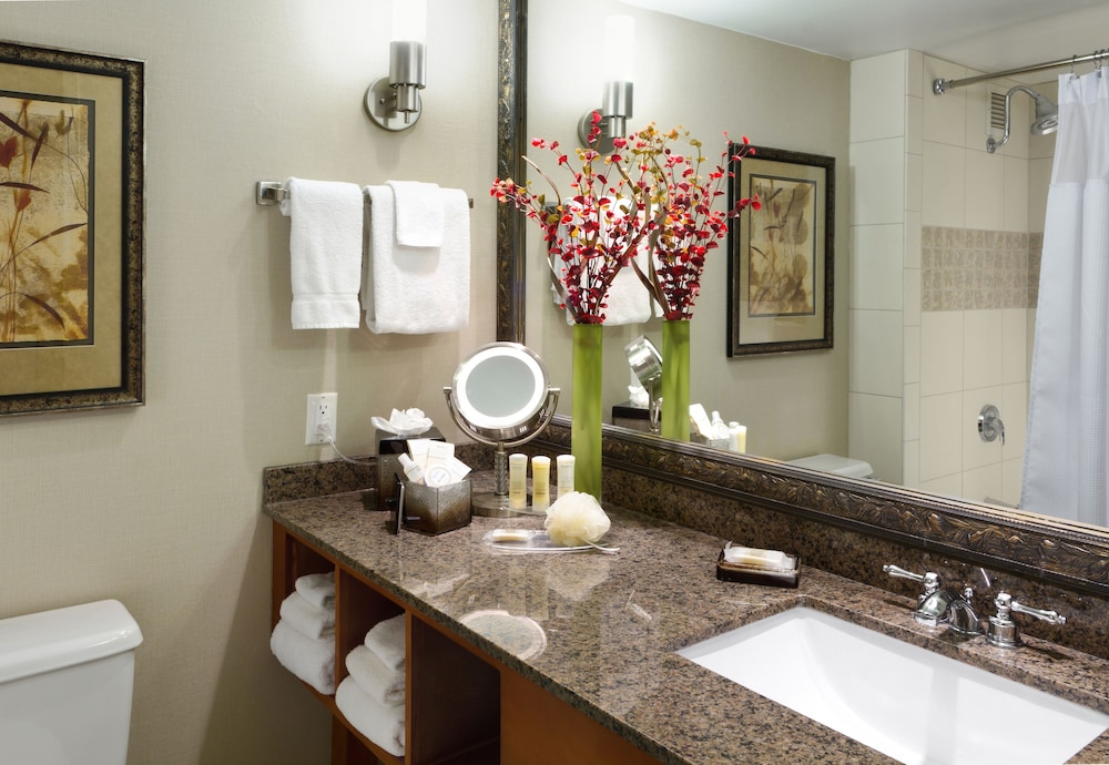 Crowne Plaza Minneapolis West 42/60