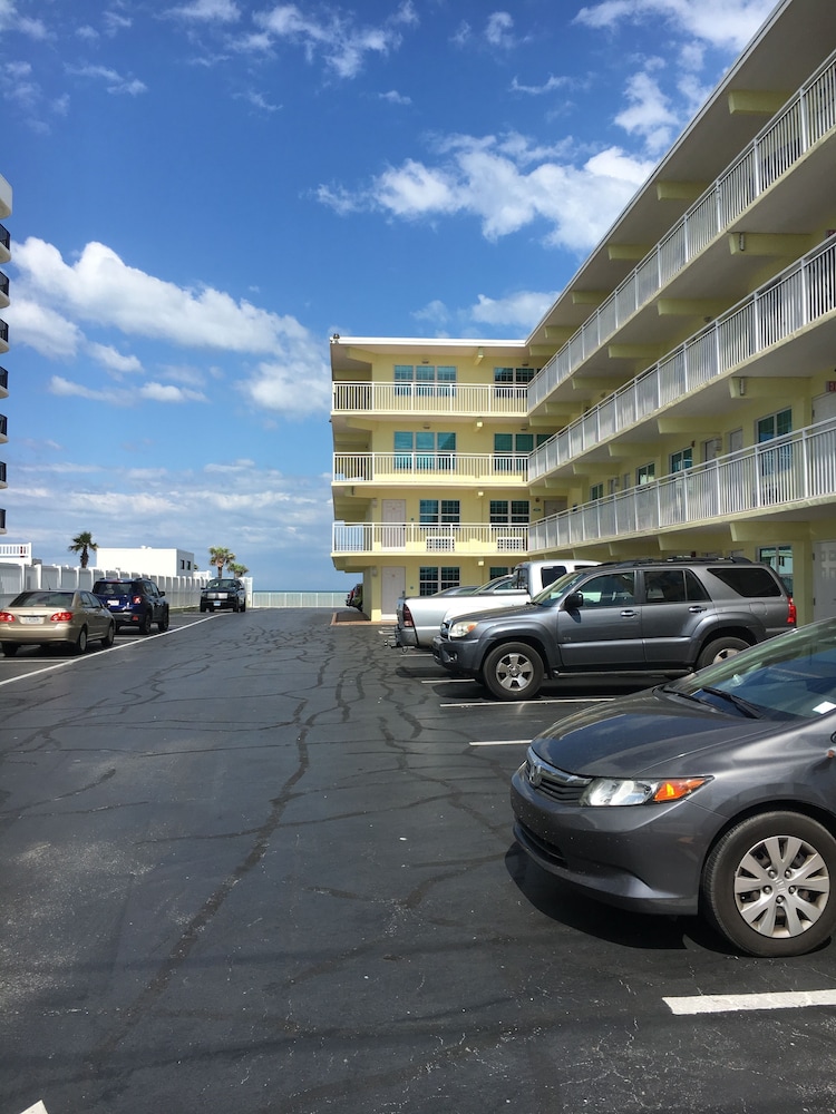 Sea Shells Beach Club 56/67