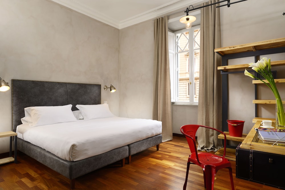 DELUXE, DOUBLE BED