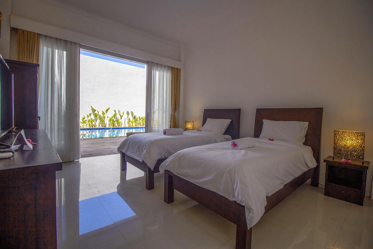 Deluxe, Double or Twin Bed, Pool Access