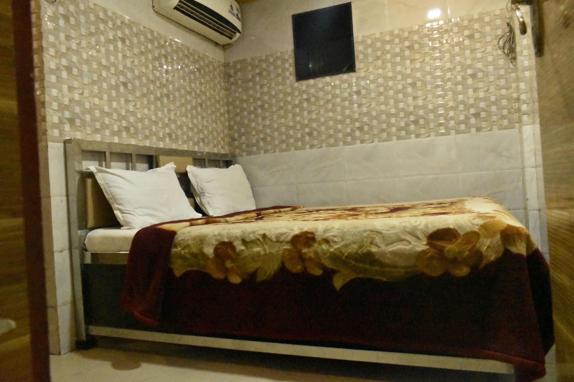 Standard, Double Bed