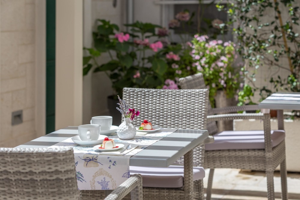 Balatura The Fine Bed & Breakfast 32/50