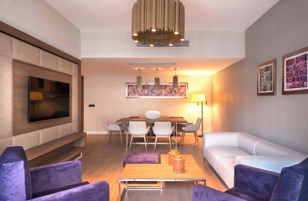 The Superior Living Batisehir 36/55