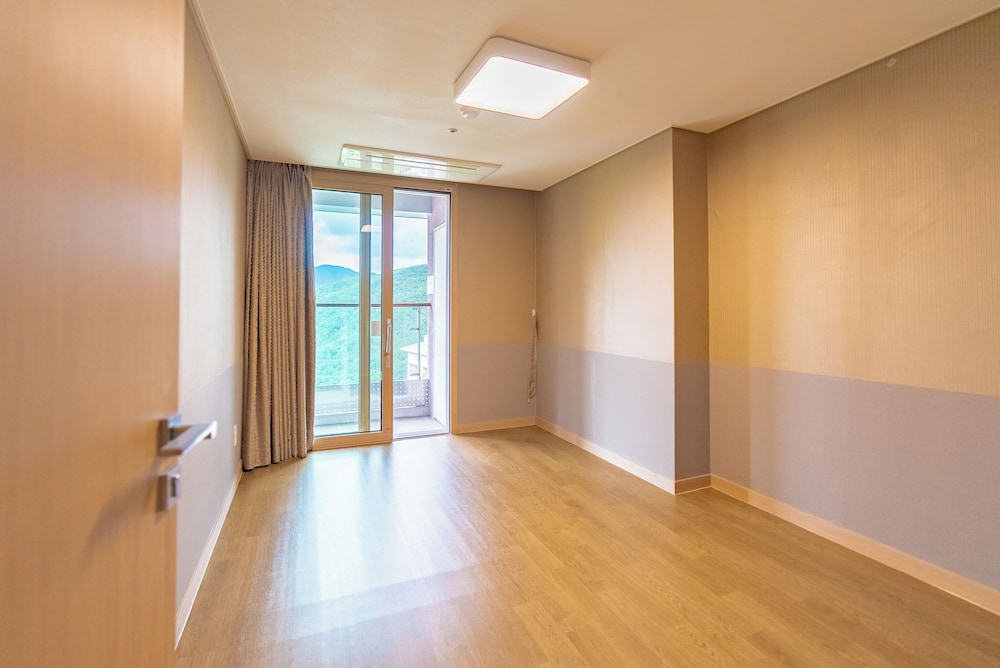 High1 Condominium 22/50