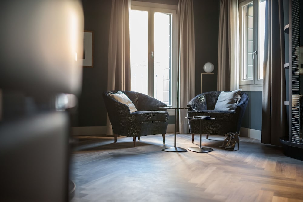 LIASSIDI WELLNESS SUITES 24/46