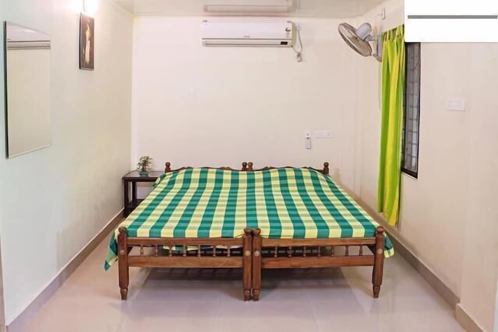 PALM GROVE SERVICE VILLA 18/48