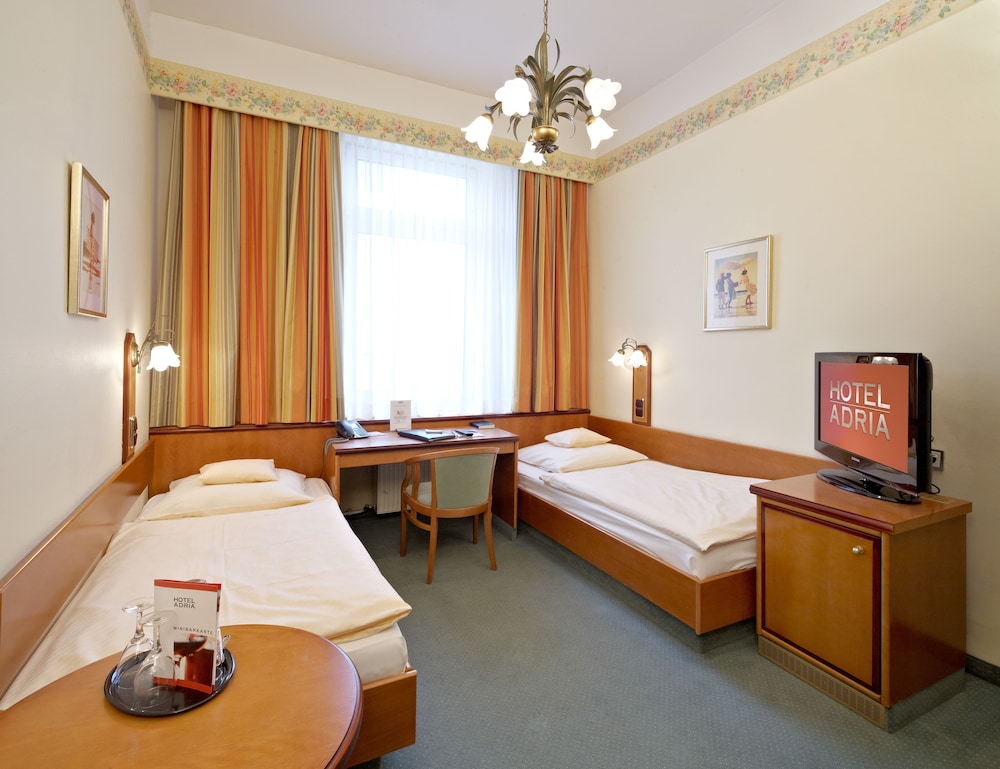 City Partner Hotel Adria 38/84