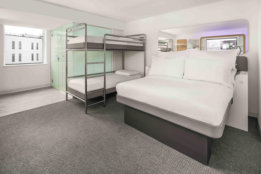 YOTEL Edinburgh, Select by Hilton 22/72