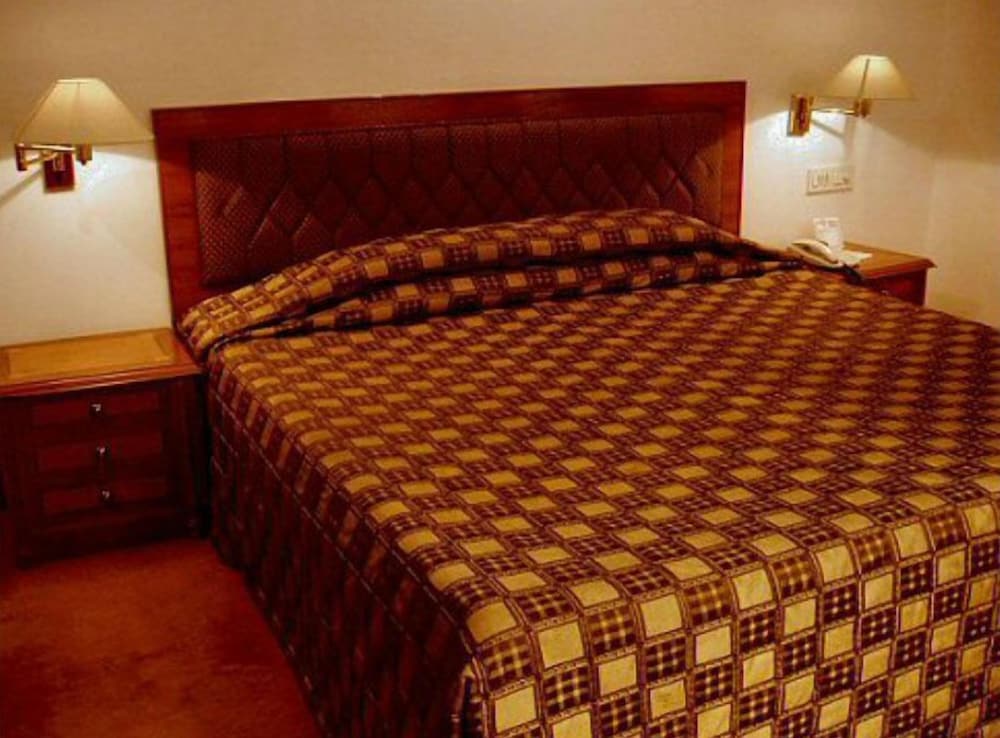 Vaibhav Hotel 22/46